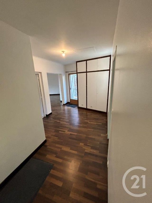 Afficher la photo en grand Appartement F3 à vendre - 3 pièces - 89.0 m2 - EPERNON - 28 - CENTRE - Century 21 Universal Demeure