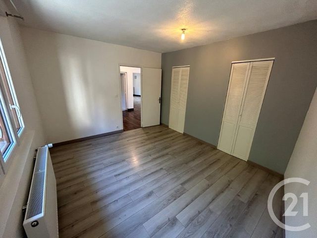 Afficher la photo en grand Appartement F3 à vendre - 3 pièces - 89.0 m2 - EPERNON - 28 - CENTRE - Century 21 Universal Demeure