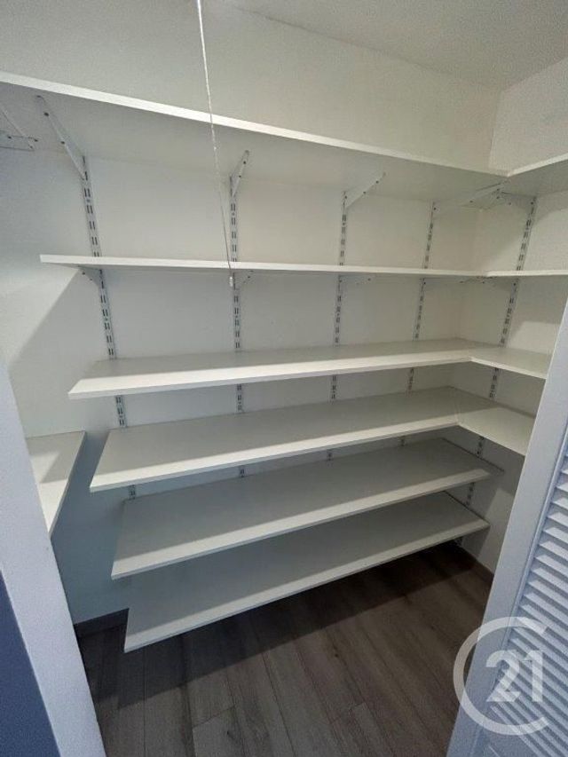 Afficher la photo en grand Appartement F3 à vendre - 3 pièces - 89.0 m2 - EPERNON - 28 - CENTRE - Century 21 Universal Demeure