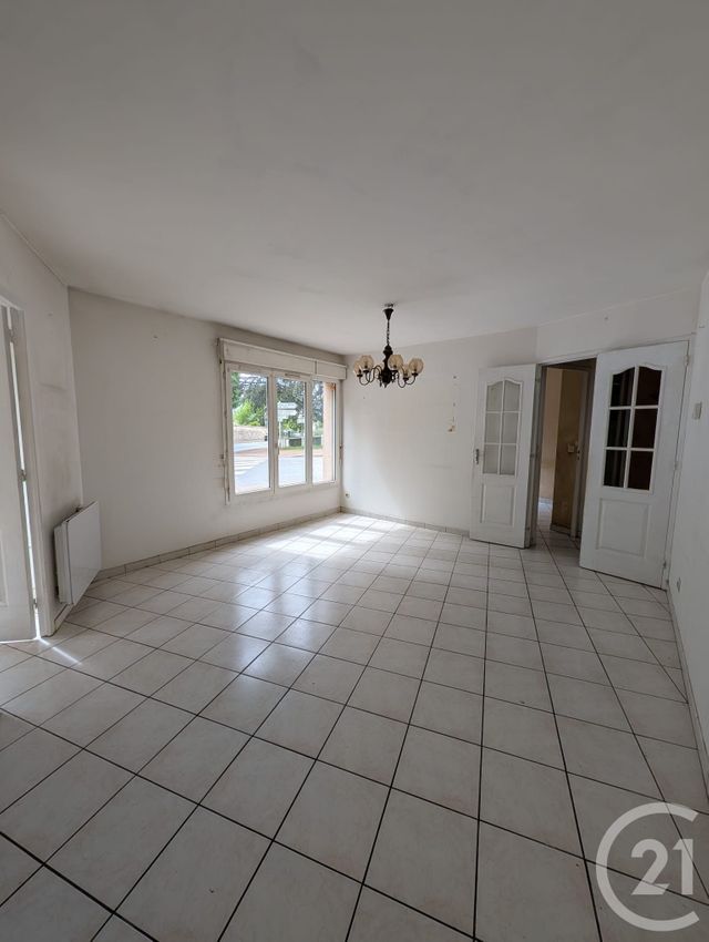 Appartement F4 à vendre - 4 pièces - 72.98 m2 - EPERNON - 28 - CENTRE - Century 21 Universal Demeure
