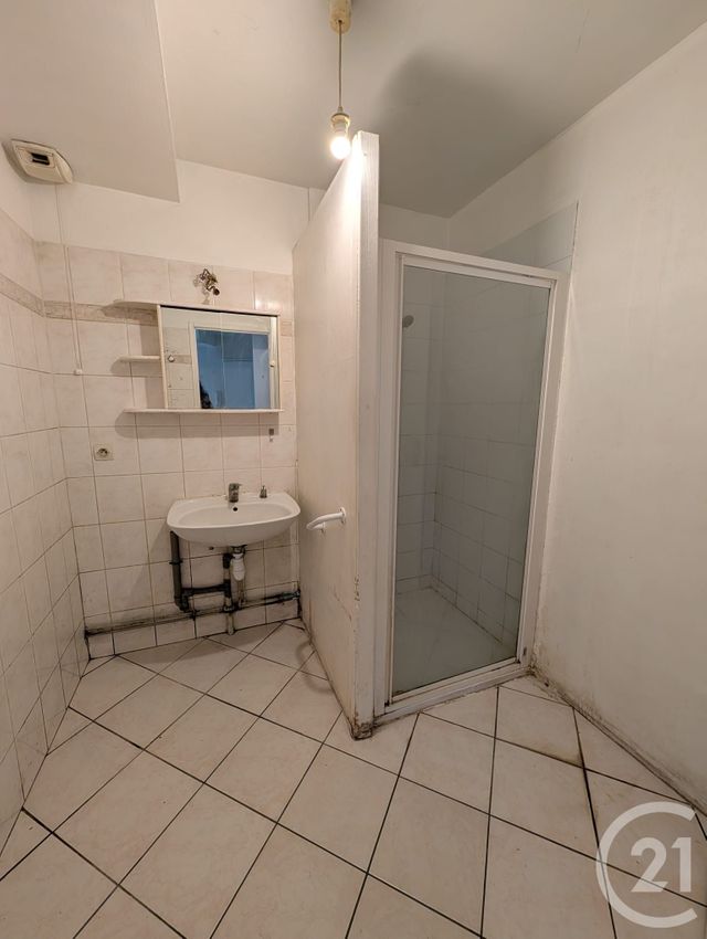 Appartement F4 à vendre - 4 pièces - 72.98 m2 - EPERNON - 28 - CENTRE - Century 21 Universal Demeure