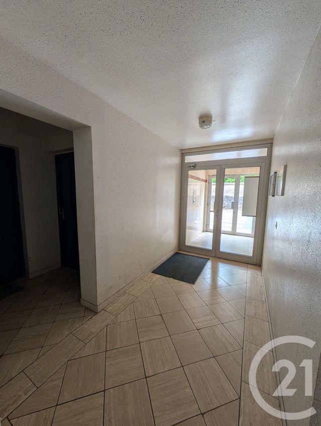 Appartement F4 à vendre - 4 pièces - 72.98 m2 - EPERNON - 28 - CENTRE - Century 21 Universal Demeure