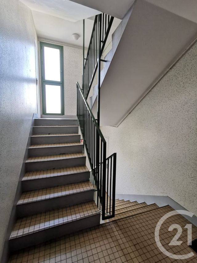Appartement F2 à vendre - 2 pièces - 39.59 m2 - EPERNON - 28 - CENTRE - Century 21 Universal Demeure