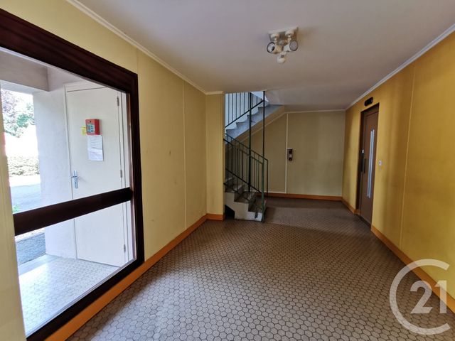 Appartement F2 à vendre - 2 pièces - 39.59 m2 - EPERNON - 28 - CENTRE - Century 21 Universal Demeure