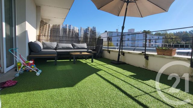 Appartement F3 à vendre - 3 pièces - 76.05 m2 - EPERNON - 28 - CENTRE - Century 21 Universal Demeure