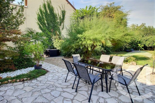 maison à vendre - 6 pièces - 125.0 m2 - NOGENT LE ROI - 28 - CENTRE - Century 21 Universal Demeure