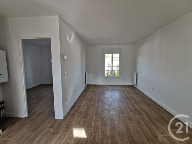 Afficher la photo en grand Appartement F2 à vendre - 2 pièces - 37.07 m2 - EPERNON - 28 - CENTRE - Century 21 Universal Demeure
