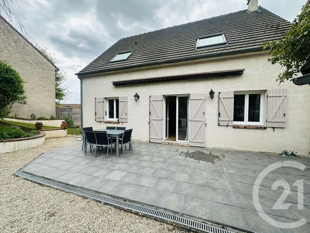 Afficher la photo en grand maison à vendre - 7 pièces - 142.0 m2 - ST ARNOULT EN YVELINES - 78 - ILE-DE-FRANCE - Century 21 Universal Demeure