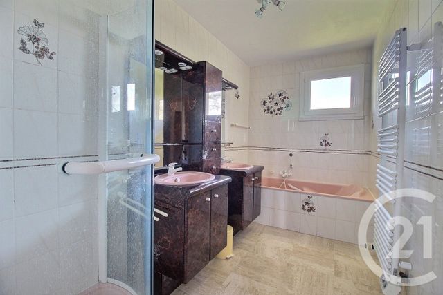 maison à vendre - 8 pièces - 174.21 m2 - NOGENT LE ROI - 28 - CENTRE - Century 21 Universal Demeure